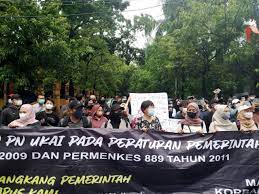 Kampus UTA `45 Jakarta Dan Ribuan Mahasiswa Apoteker Menggugat SK PN ...